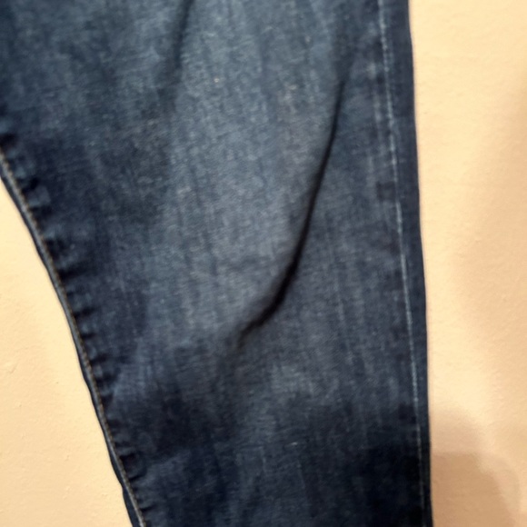 Shaping Skinny Jeans - Picture 2 of 5